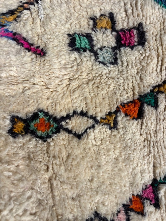 Image 1 of Klein nieuw Marokkaans Berberkleed (Azilal-stijl) van wol.