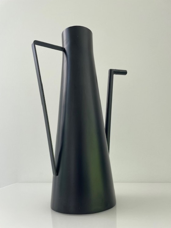 Image 1 of Annaffiatoio/vaso di design minimalista "Portici" in ferro nero opaco