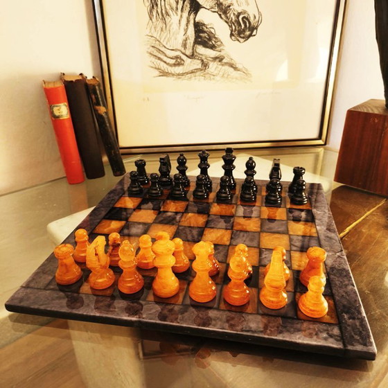 Image 1 of Jeu d'échecs de luxe vintage des années 1970 en véritable albâtre de Volterra sculpté à la main - Noir et agate (brun) - Fabriqu