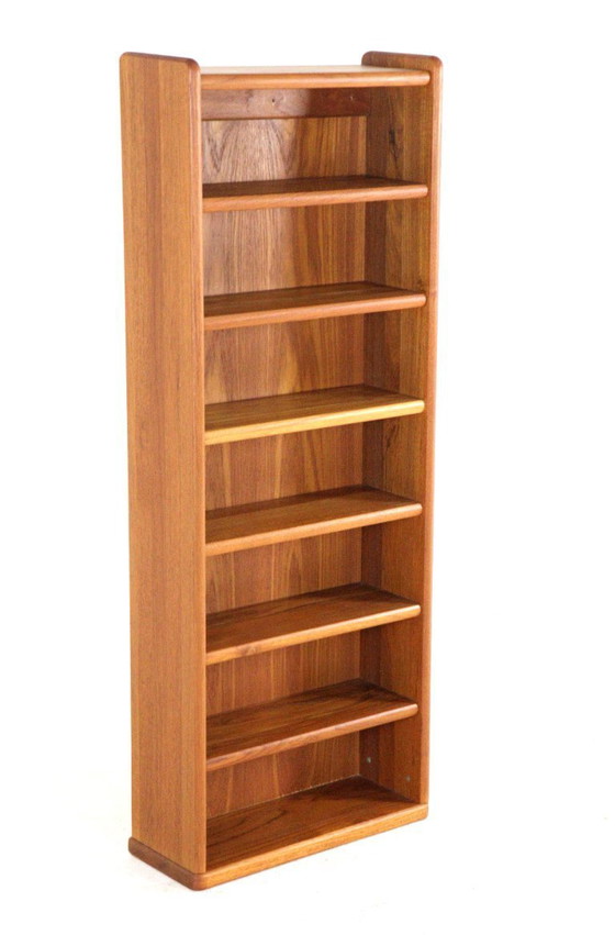 Image 1 of Petit meuble vintage danois en teck