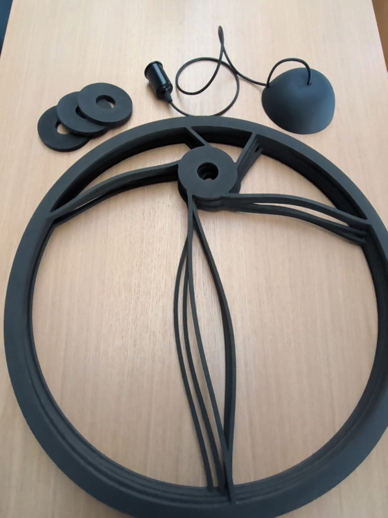 Ligne Roset Bloom Pendelleuchte. Durchmesser ca. 80 cm, Pendelleuchten, Andere, Kunststoff, Schwarz (Foto 4 von 5)