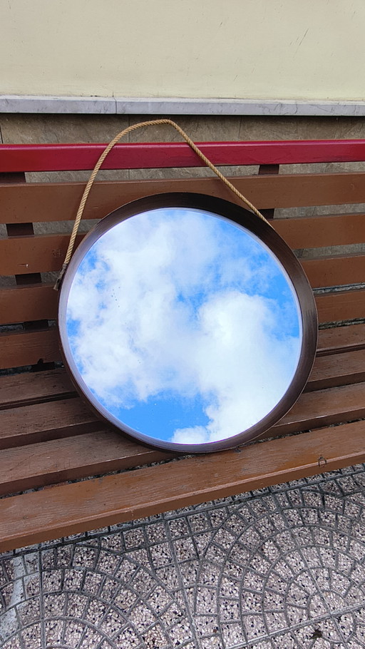 Runder Teakholzspiegel aus den 1960er Jahren im skandinavischen Stil