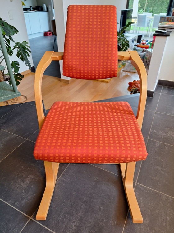 Chaise emblématique Stokke Actulum Balans en orange rétro – Peter Opsvik – Chaises de bureau, Textile, Bois (photo 2 of 8)