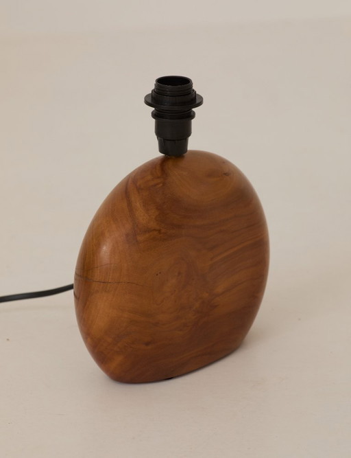 Base de lámpara vintage hecha a mano en madera maciza de olivo, alrededor de 1970