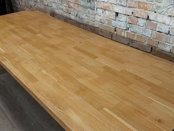 Image 1 of Table de salle à manger design en chêne