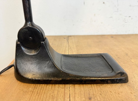 Image 1 of Lampe de table vintage en émail vert de BUR, années 1930