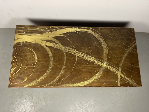 Table basse artistique en laiton gravé de style brutaliste, dans le style de Bernhard Rohne, Allemagne, années 1960. Réf. : CT10