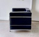Réplique du fauteuil LC2 en cuir noir (2 pièces)