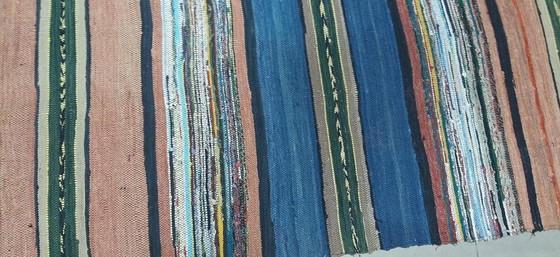 Image 1 of Alfombra antigua anudada a mano: un viaje en cada hilo