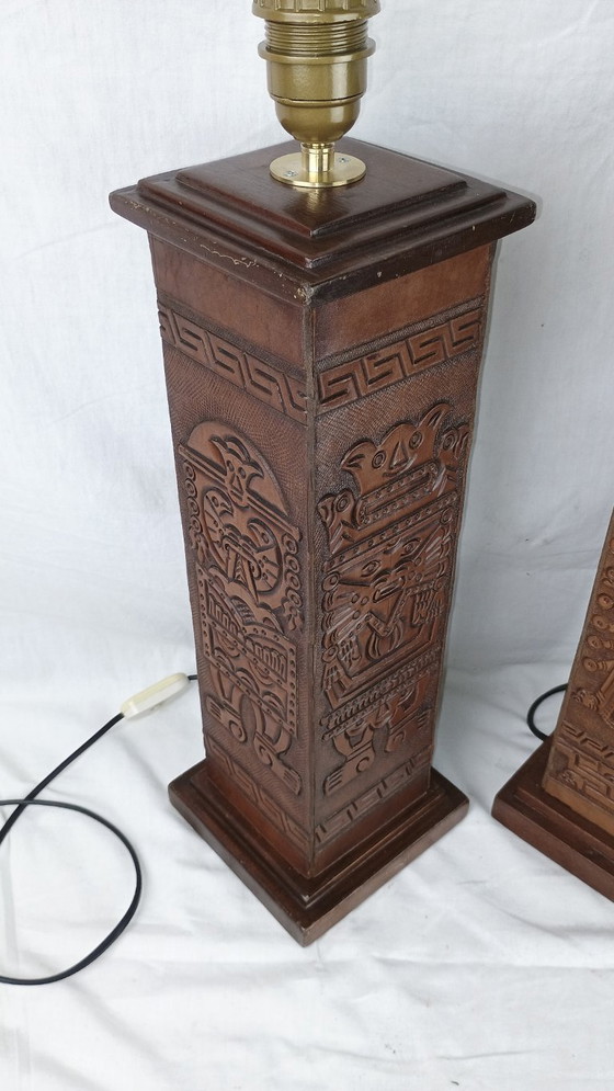 Image 1 of Paire Lampes Angel L. Pazmino Totem en Cuir Vintage Motifs Aztéque Inca ou Maya