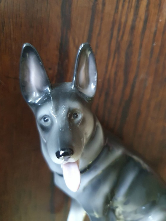 Pfeffer Gotha Skulptur – Deutscher Schäferhund (ca. 1920-1940) – Dekorative Objekte, Porcelain (photo 6 of 13)