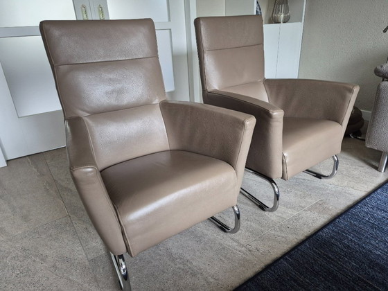 2 Poltrone in Pelle con Base Cromata Moderna – Leather, Chrome (photo 4 of 5)