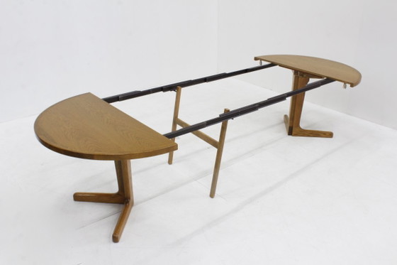 Vintage Danish Large Round Extendable Dining table 1960s – Wood (photo 4 of 8)