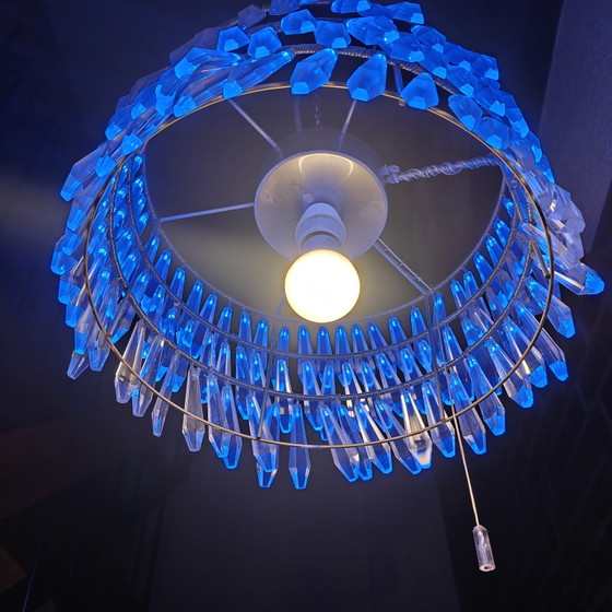 Suspension vintage en lucite à prisme – Lumière blanche et bleue – Lustre postmoderne – Other (photo 4 of 11)