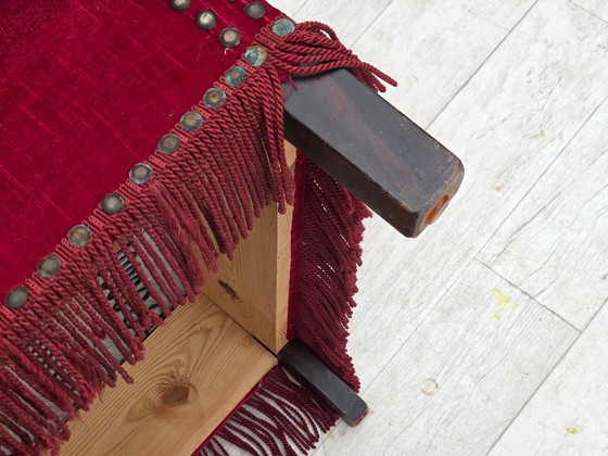 Image 1 of Anni '70, poltrona danese con schienale alto, velluto rosso per mobili, legno di frassino.