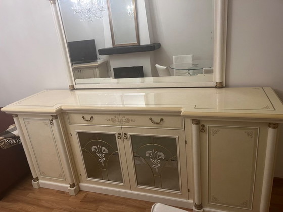 Image 1 of Buffet avec miroir assorti