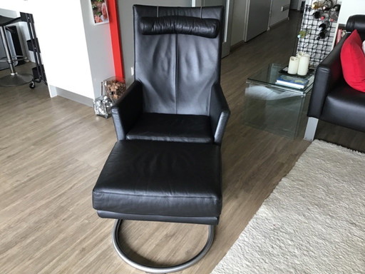 Modèle original « Madonna » avec repose-pieds et coussin.