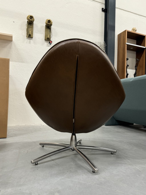 Label Vandenberg Hidde armchair with Gin pouf Bovino dark Brown