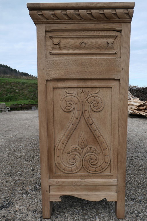 2-door sideboard Gothic decor