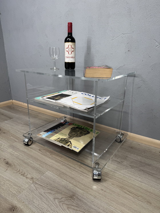 Image 1 of Tavolino laterale in acrilico del 1980