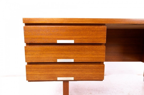 Image 1 of Teakhouten bureau, Eigil Petersens Mobelfabrik, Denemarken, jaren 1960.