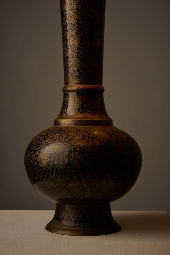 Hoge zwart-gouden vaaslamp met bladpatroon, Tafellampen, Gold (foto 2 van 6)