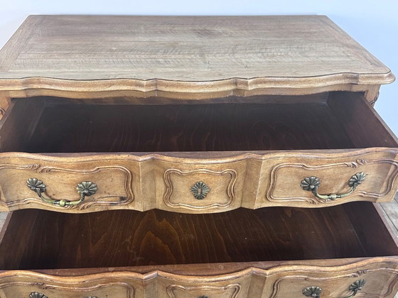 Image 1 of Cómoda estilo Luis XV en madera tallada