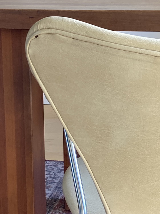 Image 1 of (prezzo ridotto) 5 sedie Butterfly in pelle di Fritz Hansen