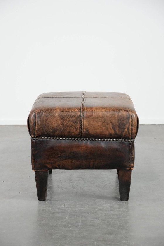 Image 1 of Vintage schapenleren hocker met mooie kleuren