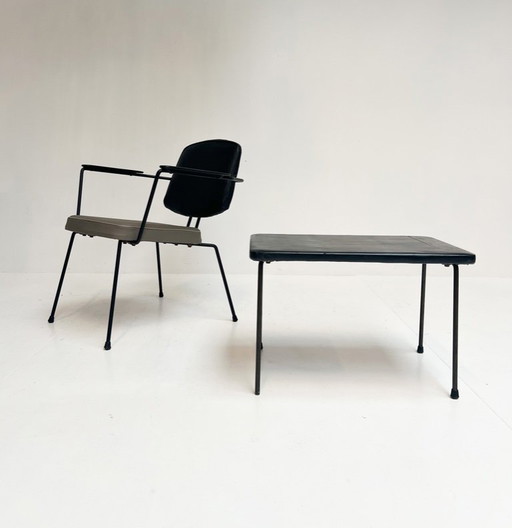 Poltrona modello 5002 con tavolo di Rudolf Wolf per Elsrijk, anni '50