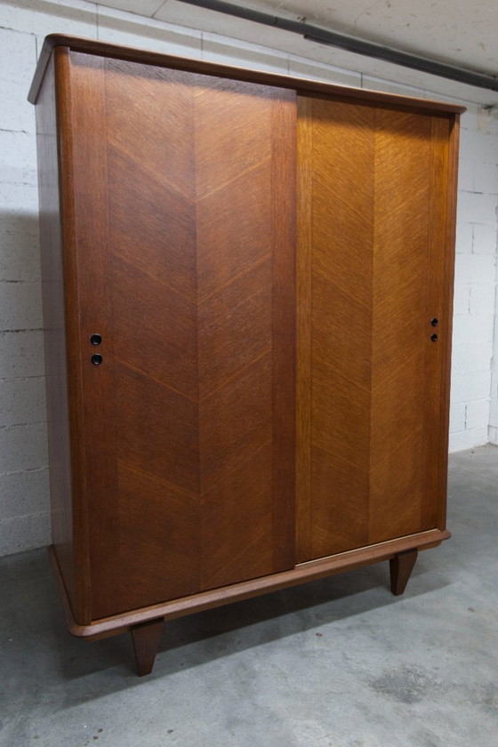 Image 1 of Jaren 30 kledingkast met schuifdeuren en een nieuw bovenblad