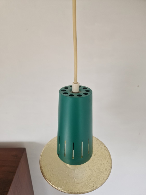 Image 1 of Deux lampes pendantes vintage de l'ère atomique