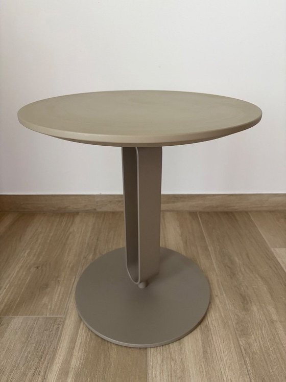 Image 1 of Poltrona Le Comfort + tavolino Bontempi