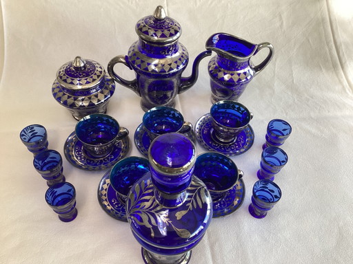 Zeldzaam Italiaans kobaltblauw glazen koffie- en likeurservies met zilverdecor – 21-delig – ca. 1950-1970