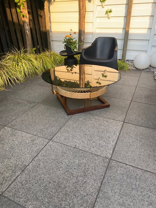 Table basse design de l'ère spatiale