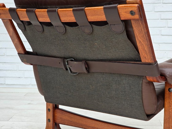 Image 1 of Poltrona norvegese degli anni '70 di Jon Hjortdal, pelle per mobili, legno curvato, tela.