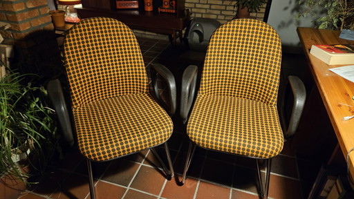 Chaises cantilever vintage Stoll Giroflex - Âge spatial