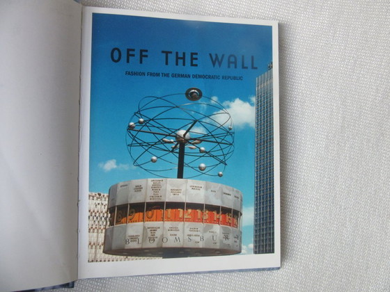 Image 1 of OFF THE WALL Oost-Duits modeboek 1964-1980 fotogeschiedenis hardcover