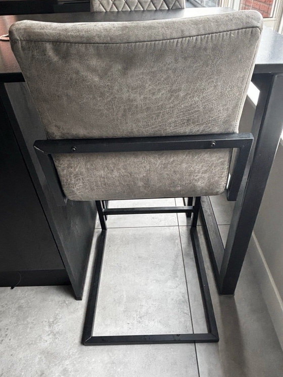 2 taburetes de bar grises – Metal, Textile (photo 4 of 7)