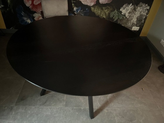 Table de salle à manger ronde, bois noir 140cm, Studio Henk, Tables de salle à manger, Métal, Modern (photo 5 sur 6)