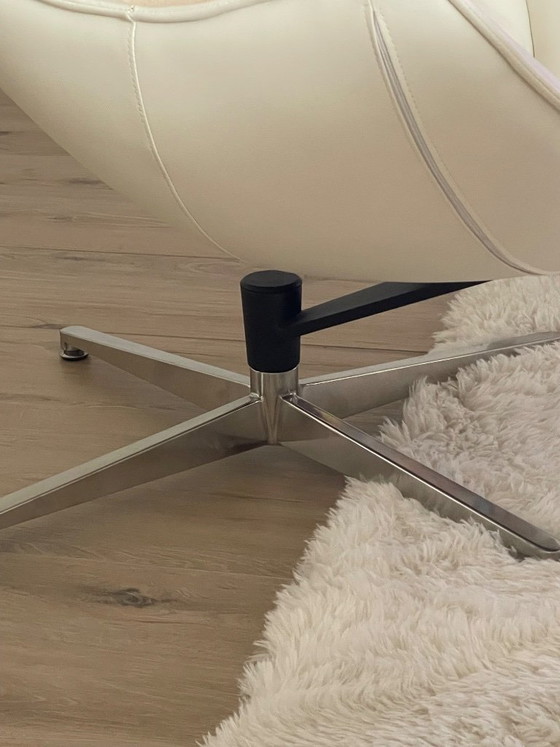 Image 1 of Drehsessel aus cremefarbenem Leder