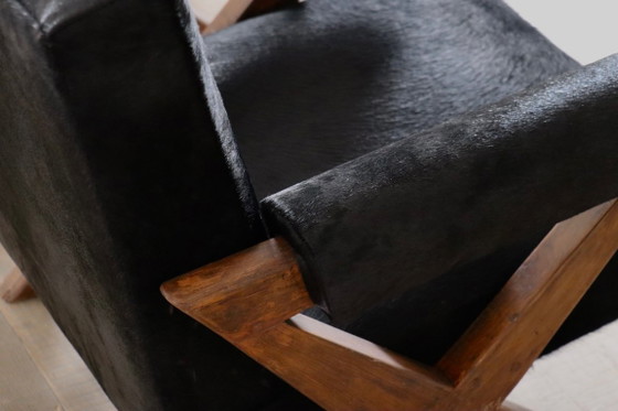 Par de sillones Pierre Jeanneret con patas en forma de X, Chandigarh, década de 1960. – Leather, Vintage (photo 6 of 16)