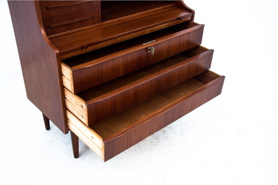 Image 1 of Bureau en teck, design danois, années 1960.