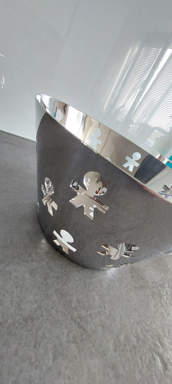 Image 1 of Alessi Girotondo fruit bowl