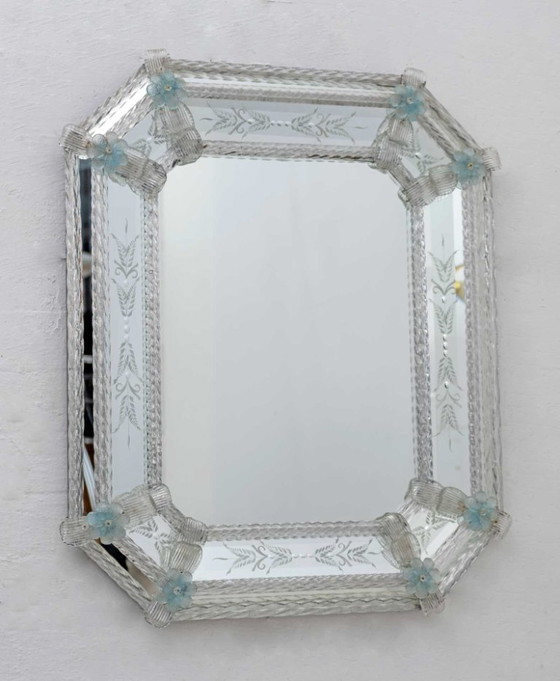 Image 1 of Espejo octogonal con flores de cristal de Murano veneciano del siglo XX