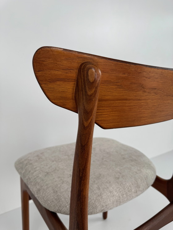 Juego de seis sillas de comedor, Schiønning & Elgaard, Dinamarca, años 60 – Wood (photo 10 of 14)