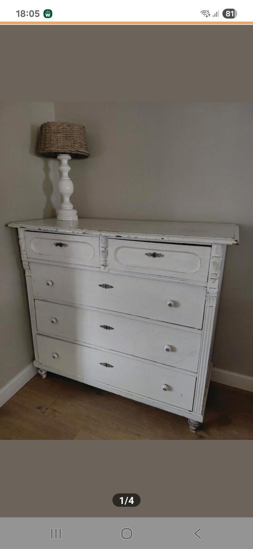 Brocante chest of drawers