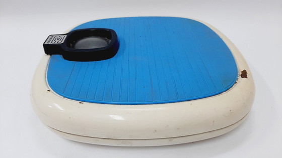 Image 1 of Vintage analog mechanical personal weighing scale "LUNA 3" 