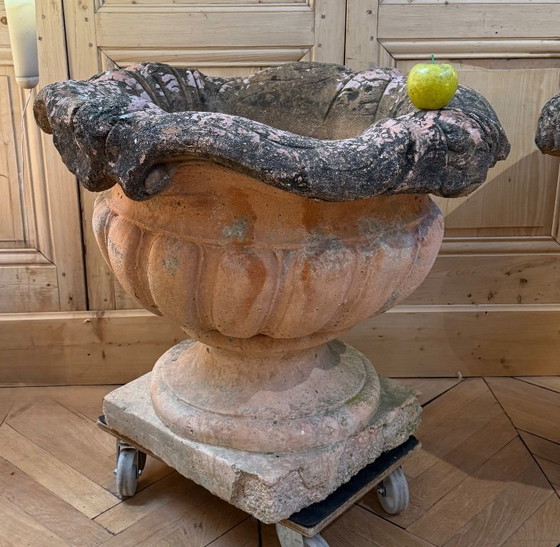 Image 1 of paar terracotta potdeksels