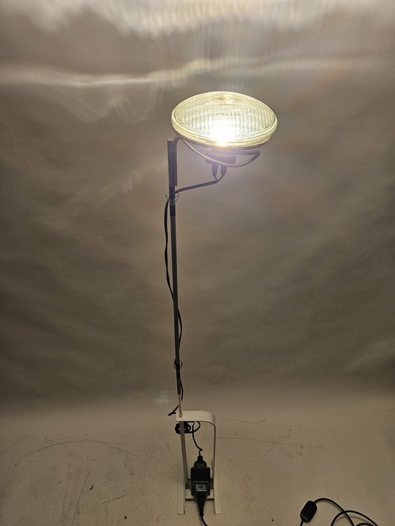 Image 1 of Set aus 2 Toio-Stehlampen, alte Originalversion, Flos